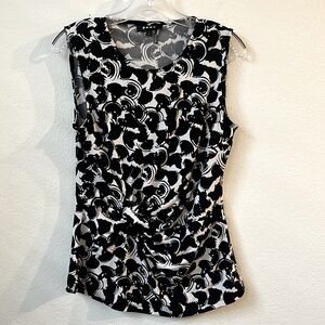 DKNY Black and White Pattern Sleeveless Top for Work or Office Shirt Staple